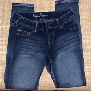 Ariya Jeans